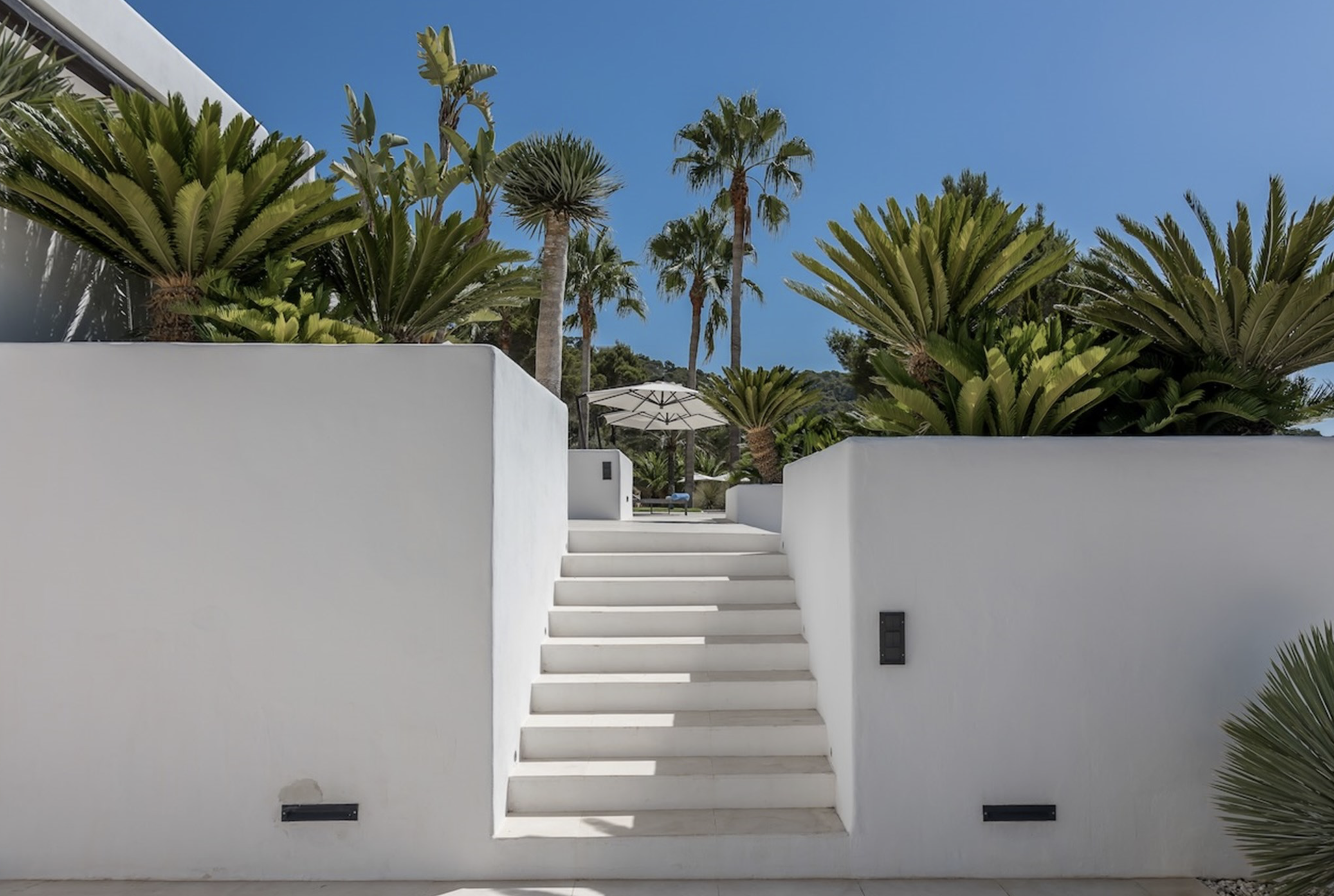 Resa Estates can nemo luxury villa Pep simo stairs exterior.png